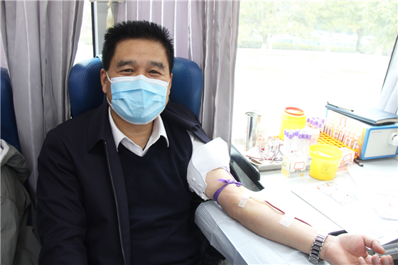 人民警察一心為民，捋袖捐血鐵血柔情——安康市公安局積極開展冬季獻血活動