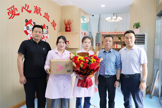 安康市中心血站開展“5·12”國際護(hù)士節(jié)慰問活動(dòng)