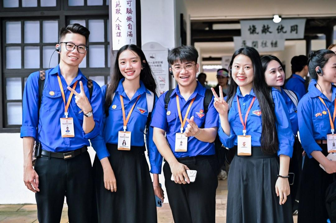 200名來(lái)自越南胡志明共青團(tuán)中央的青少年代表齊聚廣州開(kāi)啟“紅色研學(xué)之旅”。